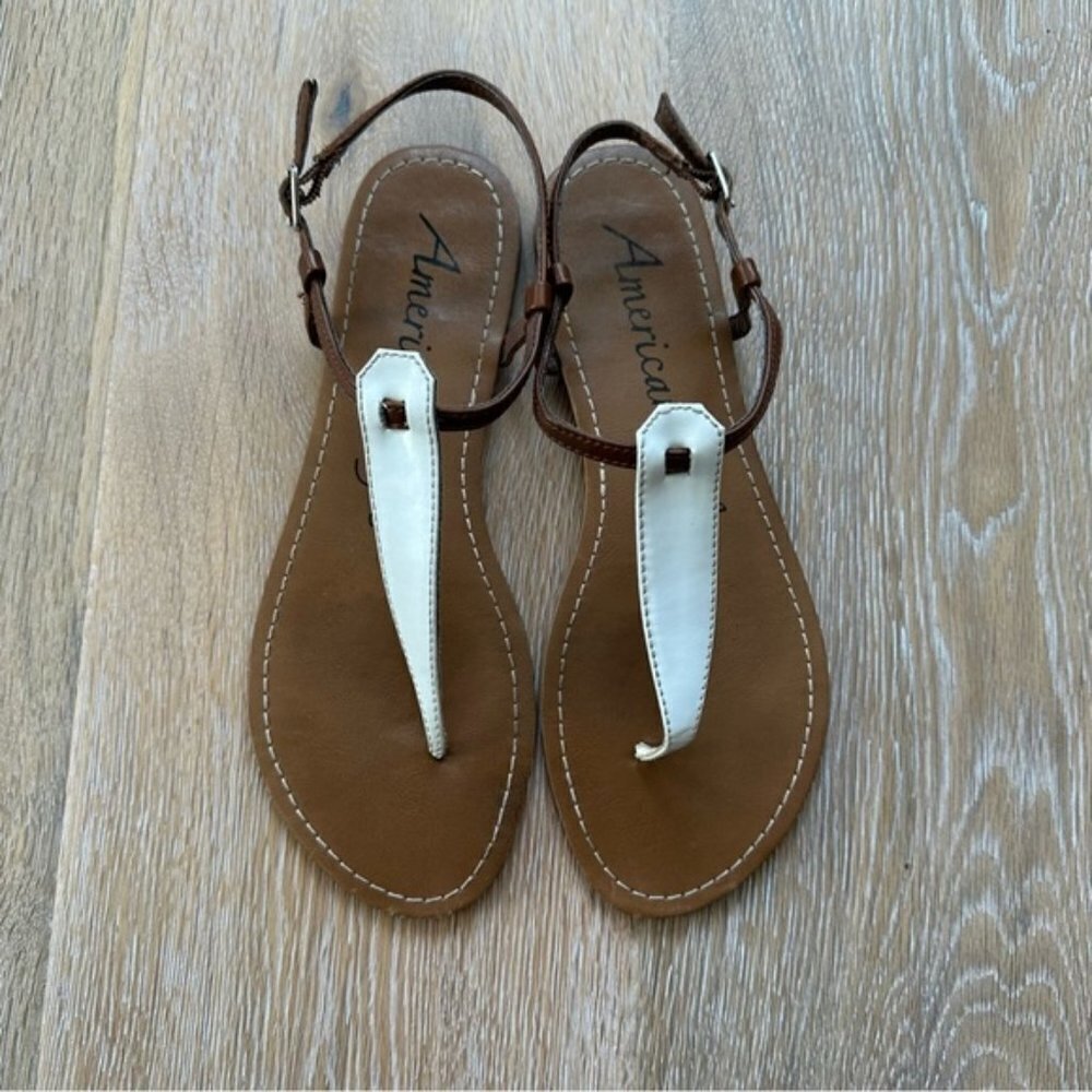 American Eagle White Patent Leather T-Strap Flat Sandals - Size 8 - Picture 5 of 14